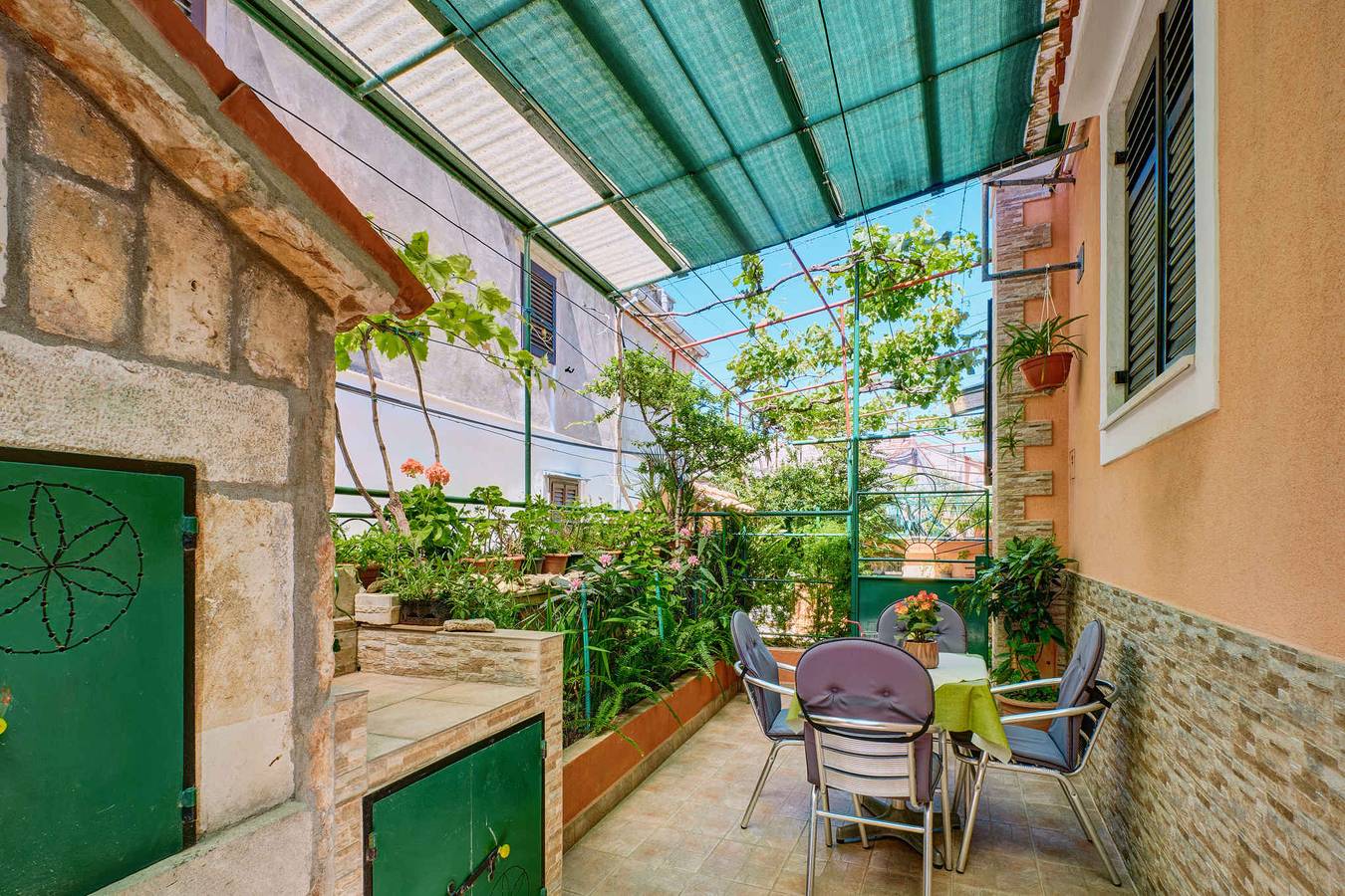 Ganze Ferienwohnung, Ferienwohnung mit Klimaanlage und Terrasse in Mali Lošinj, Lošinj