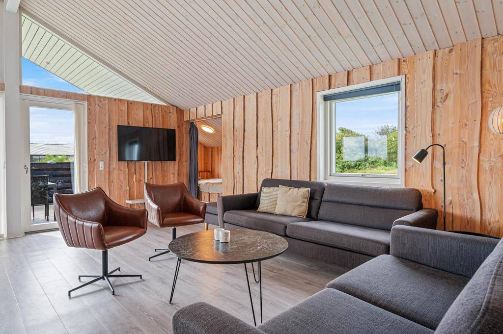 Ferienhaus für 8 Personen mit Spa, Sauna und Aktivitätsraum in Nørre Lyngvig, Hvide Sande