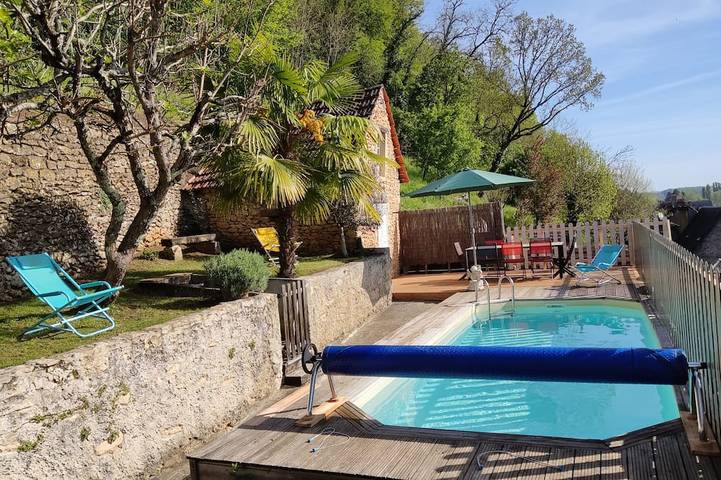 Maison de vacances pour 6 personnes, avec jardin ainsi que terrasse et jacuzzi à Montignac