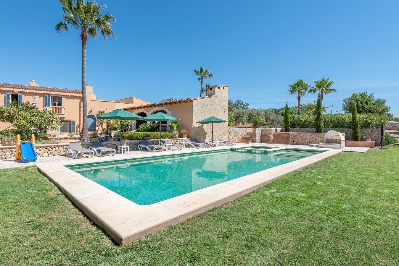 Finca Sa Real in Sant Llorenç des Cardassar, Mallorca Osten