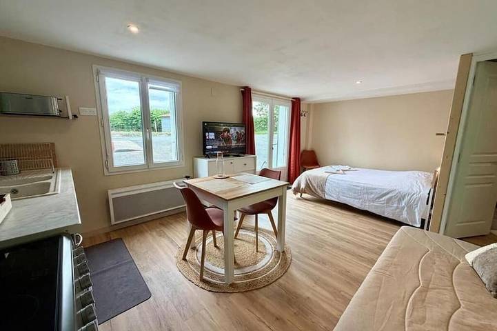 Appartement entier, Le Puy Douillet - Studio nature & moutons in Chauché, Vallée de la Loire