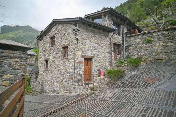 Gîte pour 6 personnes, avec terrasse et vue dans Arinsal - 2