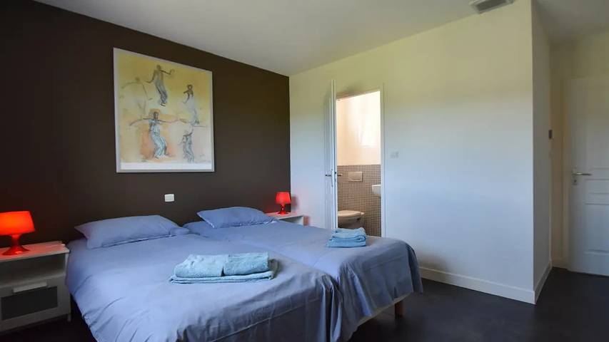 Location de vacances pour 9 personnes, avec jardin ainsi que terrasse et piscine à Montbrun-des-Corbières - 4