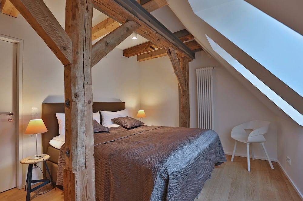 Ganze Wohnung, Stylish, bright, spacious apartment in the heart of the old town - loggia, fireplace in Ozeaneum Stralsund, Stralsund