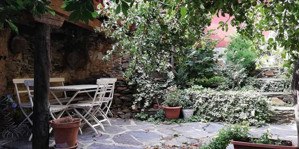 Casa rural para 11 personas, con balcón además de jardín y vistas en Sierra Norte de Guadalajara - 3