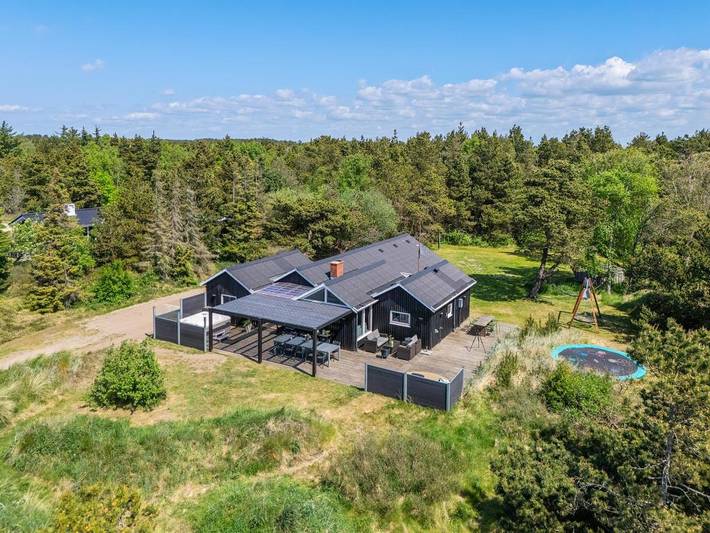 Villa für 8 Personen, mit Balkon/Terrasse und Whirlpool sowie Terrasse und Garten auf Rømø
