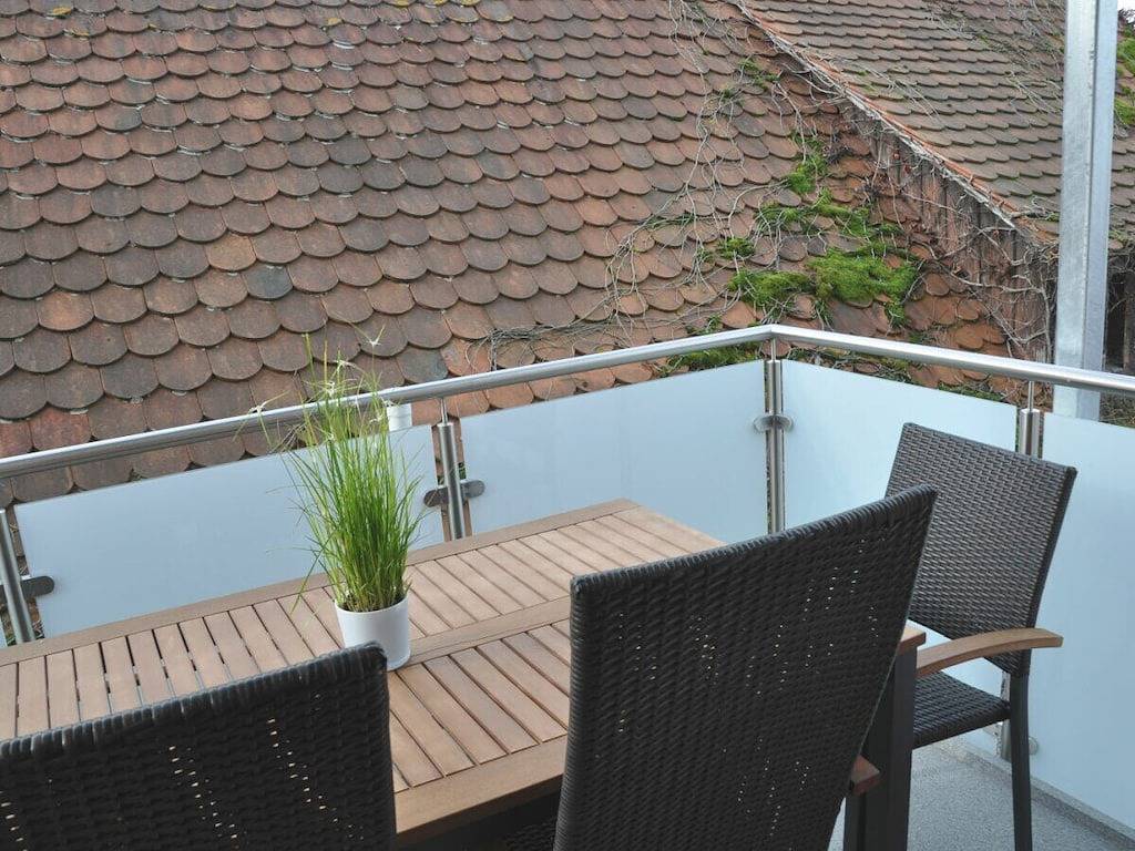 Gemütliche 2-Zimmer-Wohnung mit Balkon, in der Nähe des Bodensees – WLAN & Küche in Langenargen, Region Bodensee-Oberschwaben