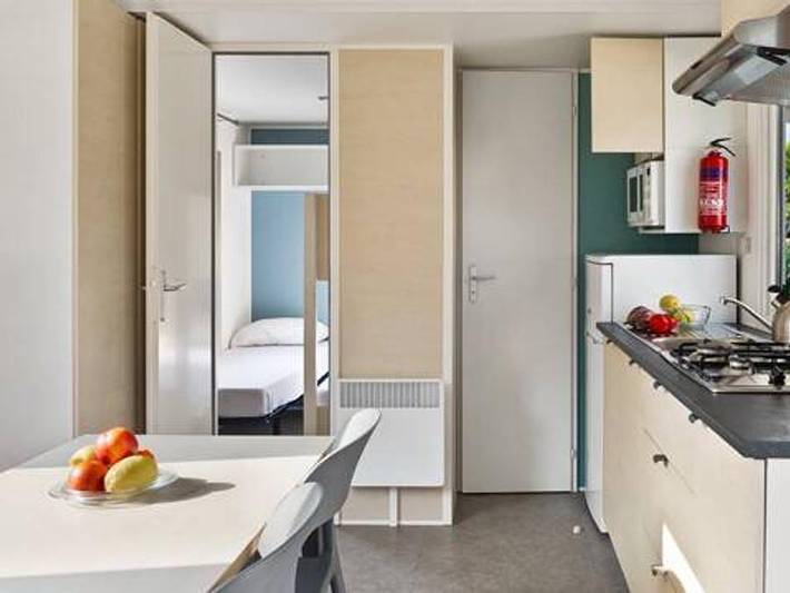 Weekend Glamping Resort - Mobilheim 4 personen - Comfort | 2 Schlafz. | 4 Pers. | Erhöhte Terrasse | Klimaanlage in San Felice del Benaco, Gardasee-Berge