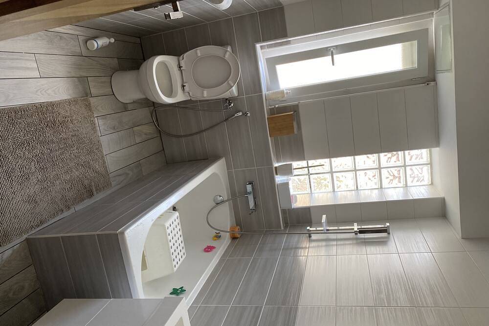 Maison avec terrasse in Vénissieux, Rhône