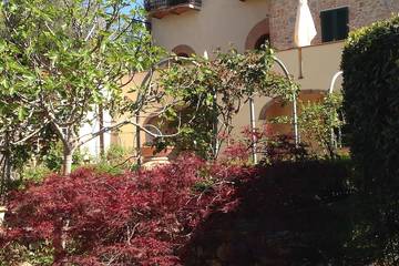 Agriturismo für 16 Personen, mit Garten und Whirlpool in der Toskana