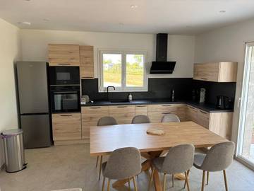Gîte pour 6 personnes, avec terrasse dans Relanges