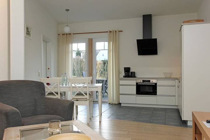 Ferienwohnung für 4 Personen, mit Terrasse und Garten sowie Ausblick in Born a. Darß - 3