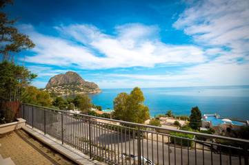 Cottage pour 6 personnes, avec piscine ainsi que jardin et vue, animaux acceptés à Porticello