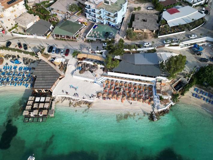 Hôtel pour 3 personnes, avec terrasse ainsi que jardin et vue