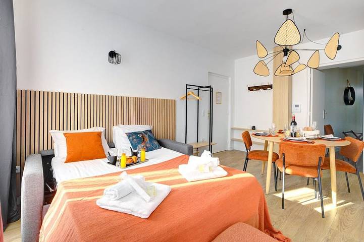 Ganze Wohnung, Tbs 132 - Stylish apartment with terrace in Bagnolet, Seine-Saint-Denis