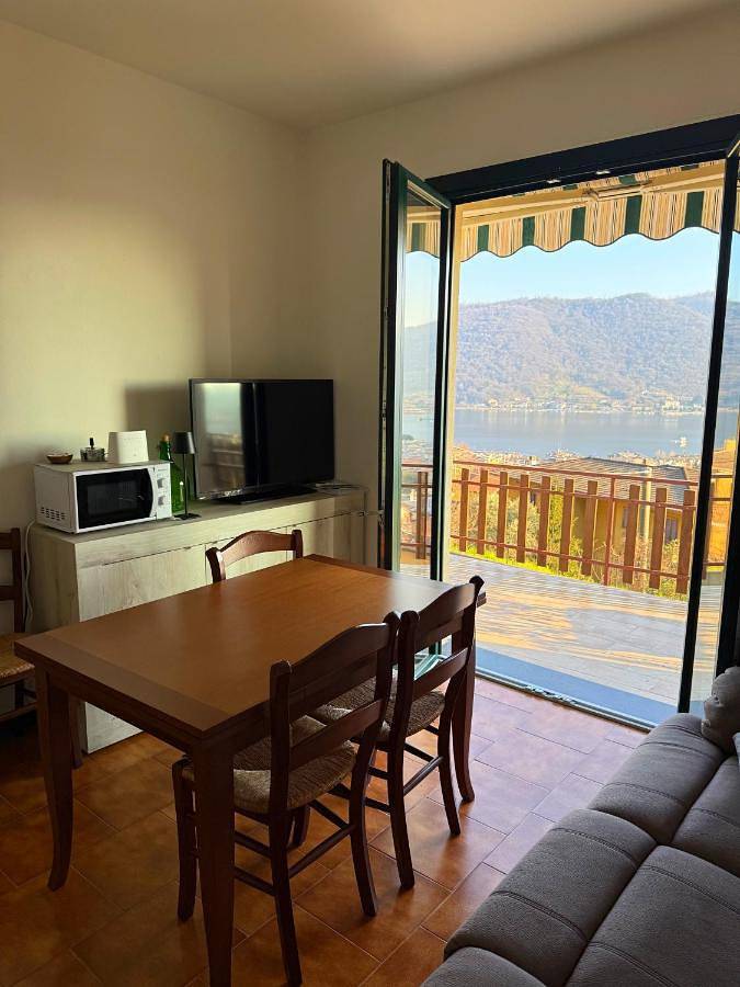 Location de vacances pour 3 personnes, avec jardin ainsi que vue sur le lac et vue à Sarnico - 4