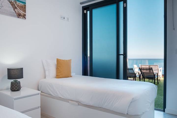 Ganze Wohnung, Ferienwohnung für 6 Personen mit Pool in Câmara de Lobos, Madeira