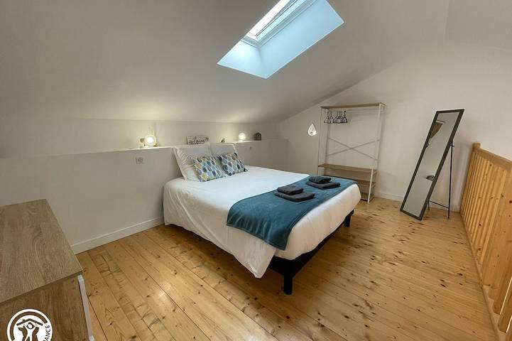 Gîte pour 3 personnes, avec Terrasse et Piscine à Soullans - 2