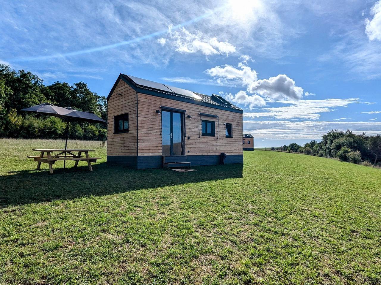 Retraite Nature : Tiny-House Écologique et Autonome au Bord des Étangs in Fraignot-et-Vesvrotte, Région de Dijon