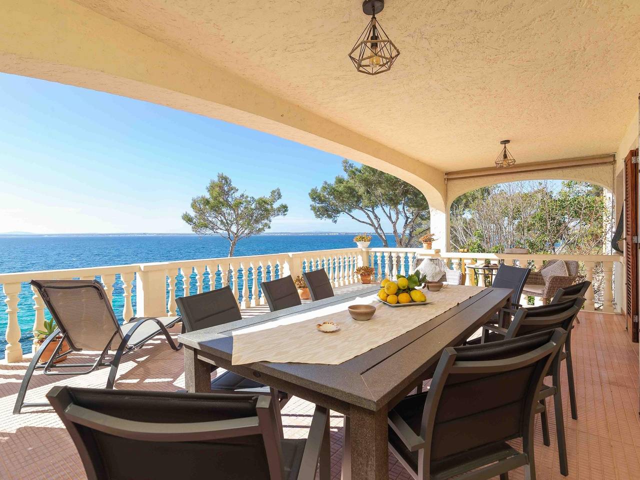 Far Alcanada - Espectacular villa frente al mar en Alcanada in Alcanada, Alcúdia