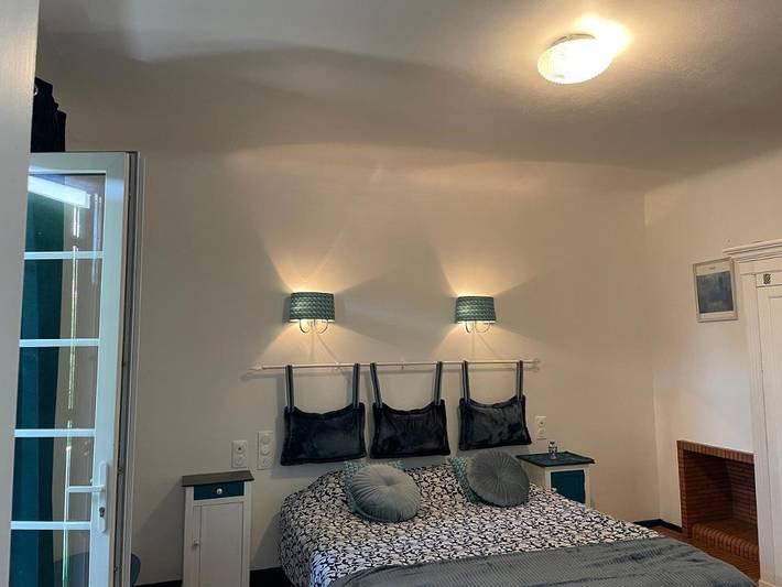 Maison d’hôte pour 2 personnes, avec Balcon et Terrasse ainsi que Jardin et Piscine