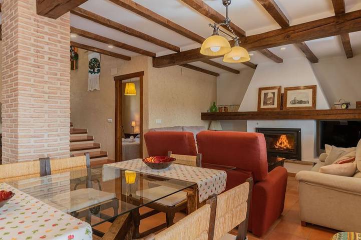 Cottage für 8 Personen, mit Garten und Pool sowie Balkon - 1