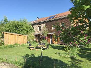 Gîte pour 2 personnes, avec vue et jardin à Saint-Agrève