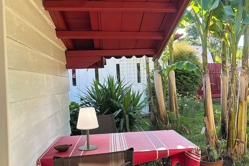 Pretty Little House At The Foot Of The Walks And 500M From The Village Center in Ascain, Bayonne region