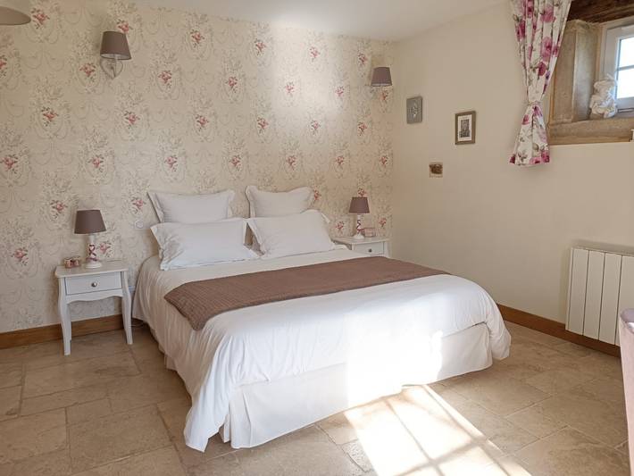 Chambre d’hôte pour 2 personnes, avec jardin et jacuzzi à Marigny-lès-Reullée