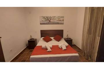 Casa rural para 12 personas, con terraza en Almonaster la Real