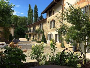 Chambre d’hôte pour 2 personnes, avec piscine ainsi que jardin et vue dans l' Ain