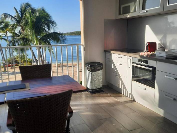 Gîte pour 4 personnes, avec piscine ainsi que vue et jardin dans Nettlé Bay - 2