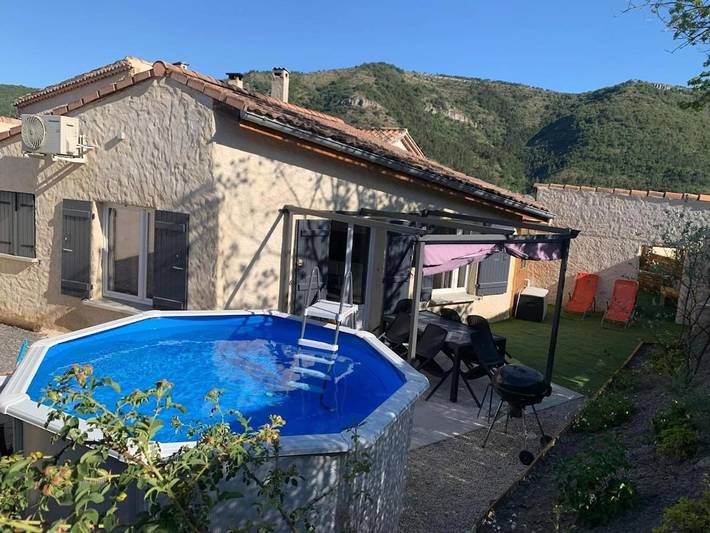 Gîte pour 4 personnes, avec piscine ainsi que jacuzzi et terrasse, animaux acceptés dans Saint-Julien-en-Saint-Alban - 2