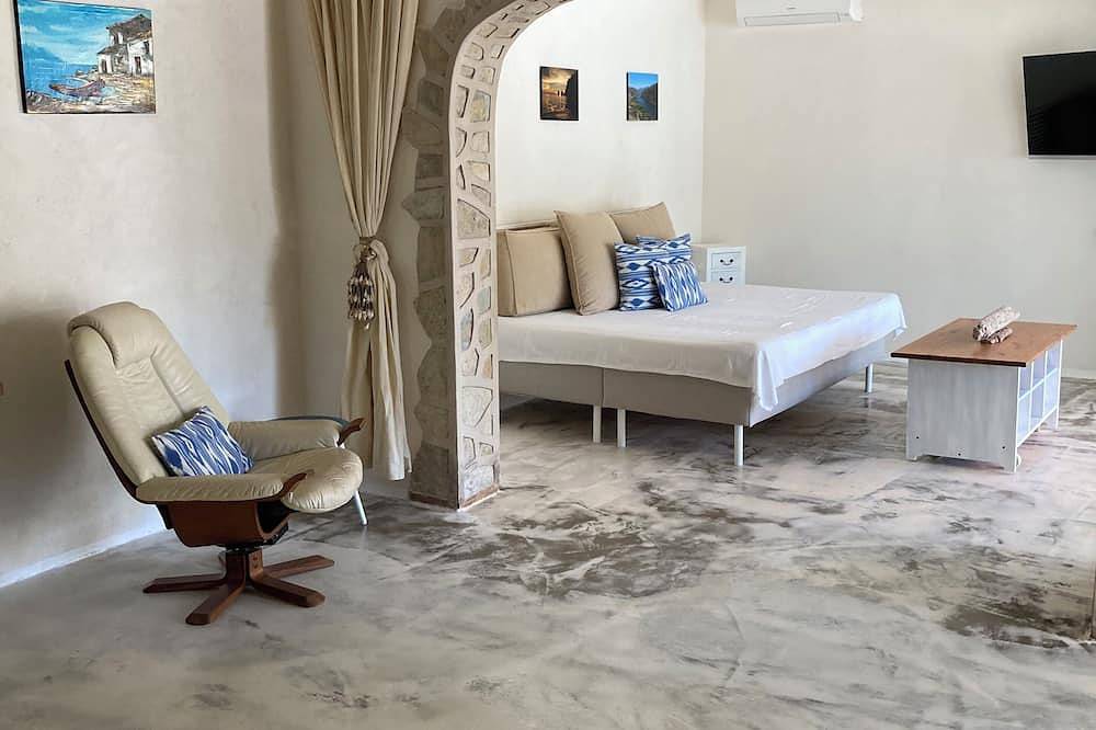 Pure beach feeling - Casa Caracol is located directly on the beach of Cala Romantica in Playa Romàntica, Manacor
