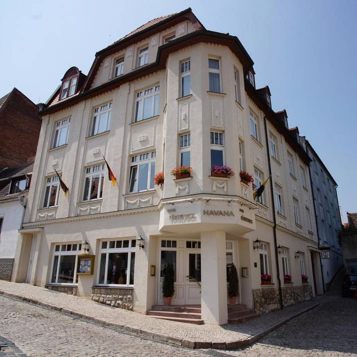 Hotel für 2 Personen, mit Terrasse und Garten sowie Sauna in Bernburg