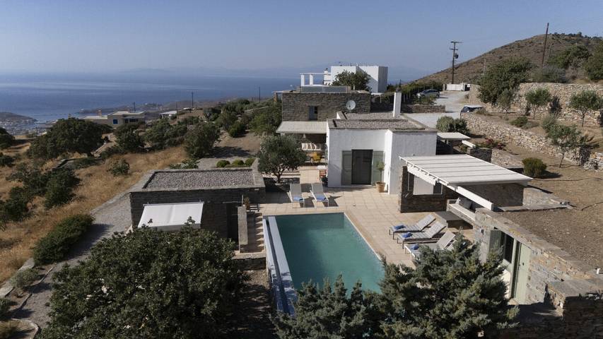 Villa pour 9 personnes, avec jardin et piscine dans Kea