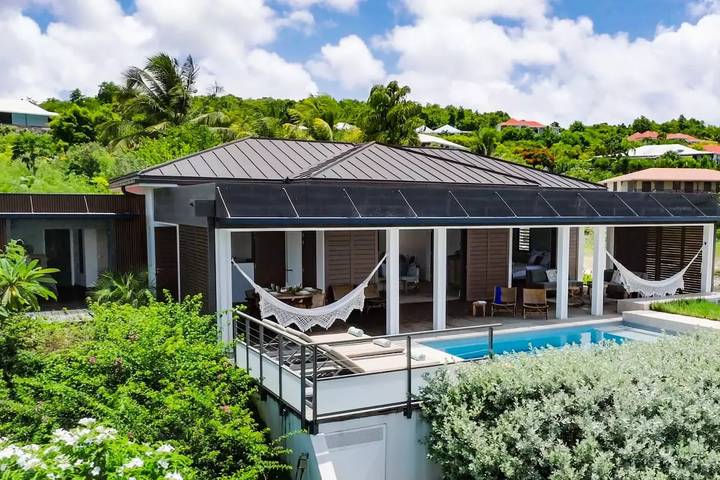 Location de vacances pour 4 personnes, avec jardin ainsi que vue et piscine à Grand-Bourg - 4