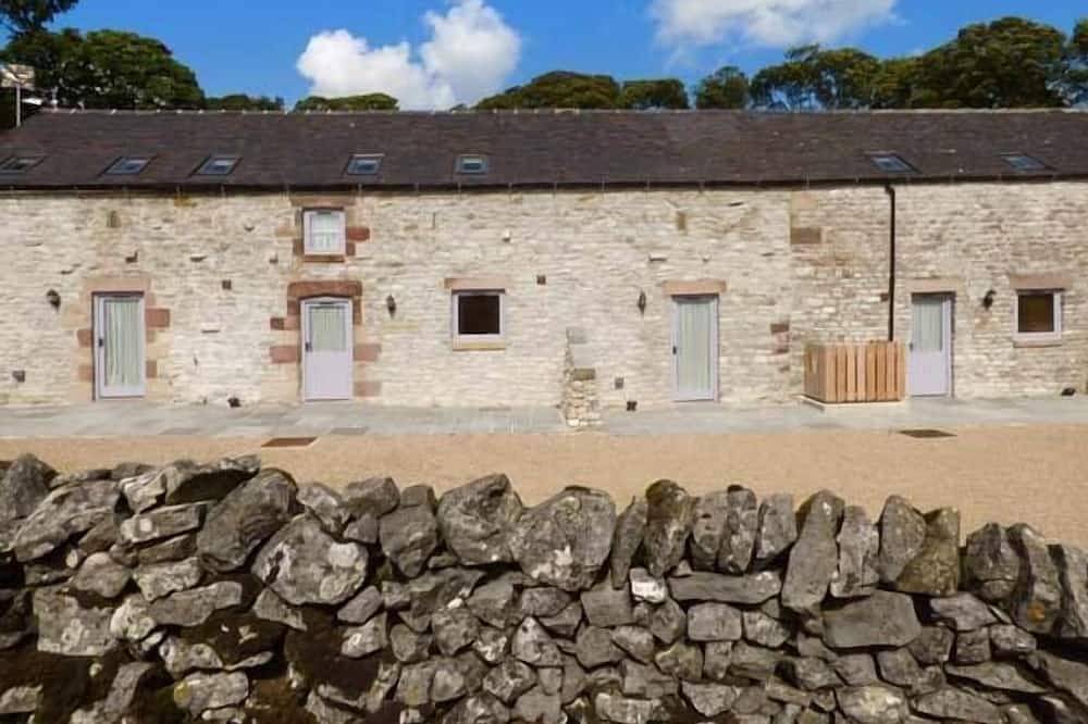 Bank Top, family friendly, with a garden in Longnor in Hartington Middle Quarter, Derbyshire