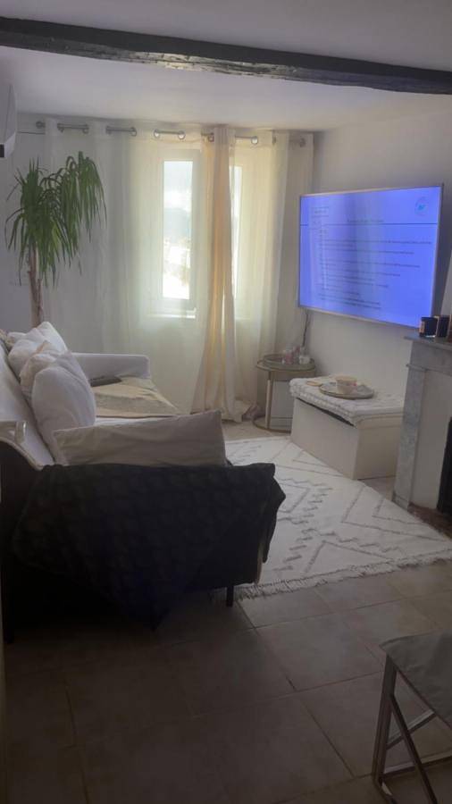 Appartement entier, T2 élégant Vue Rocher Centre village in Puget-sur-Argens, Côte méditerranéenne (France)