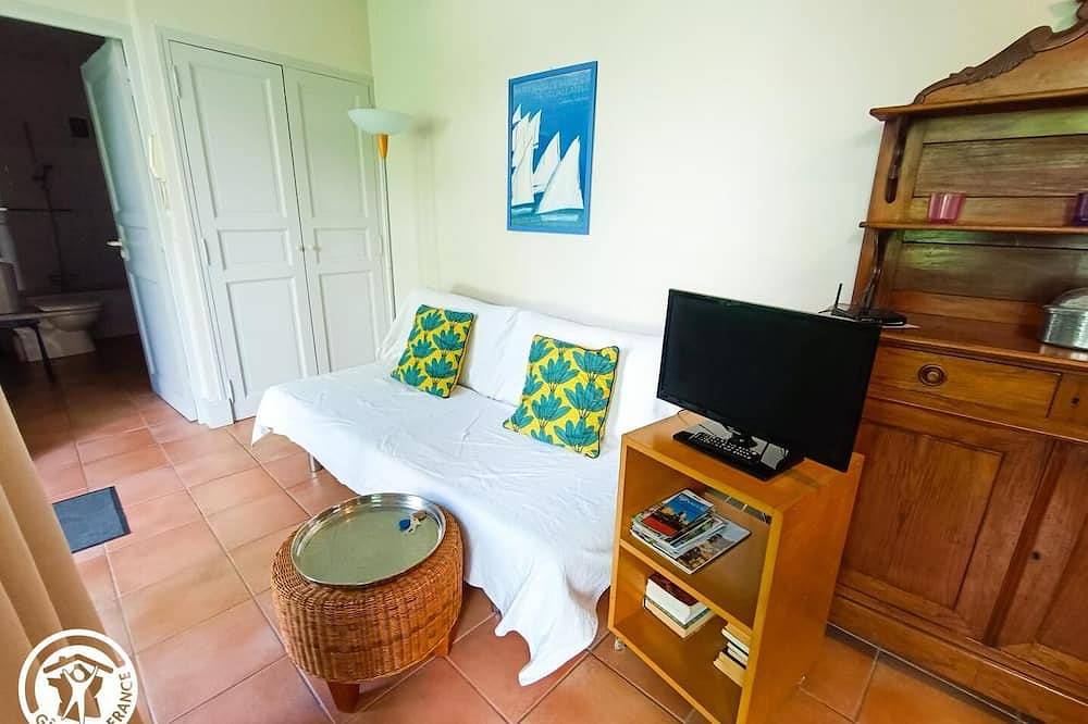 Entire apartment, The Cahorsin garden in Cahors, Lot