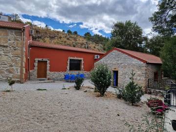 Gîte pour 5 personnes, avec vue et terrasse, animaux acceptés dans Tarouca