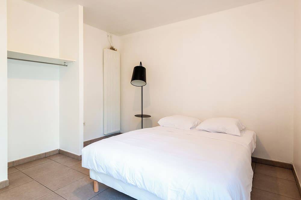 Entire apartment, T2 - L'Herblinois - Wifi - Proche tram in Saint-Herblain, Nantes region