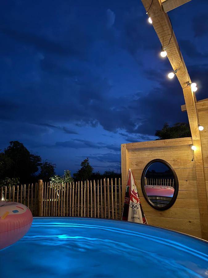 Location de vacances pour 8 personnes, avec vue et jardin à Saint-Laurent-d'Andenay - 4