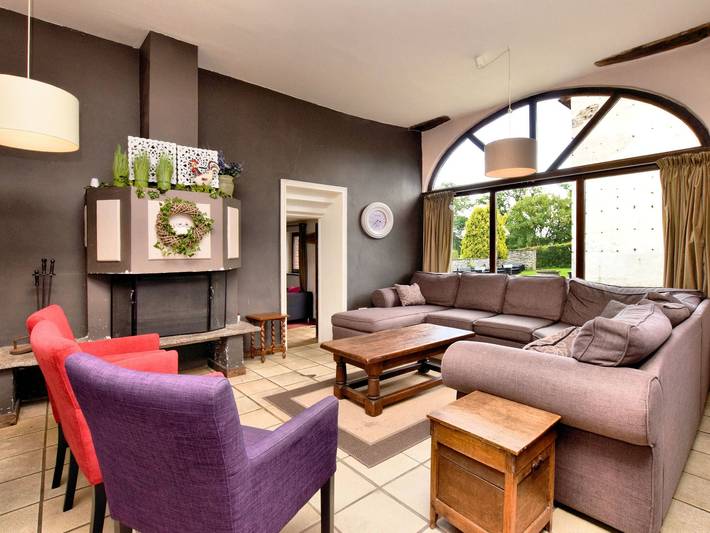 Ferienhaus für 20 Personen, mit Terrasse und Garten in Lierneux