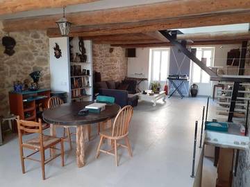 Gîte pour 6 personnes, avec terrasse, animaux acceptés à Jouques