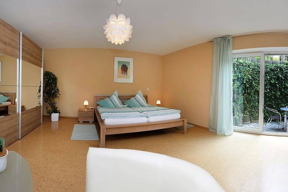 Ganze Wohnung, Ferienwohnung Weickenmeier - Ferienwohnung in Römerberg, Rheinebene