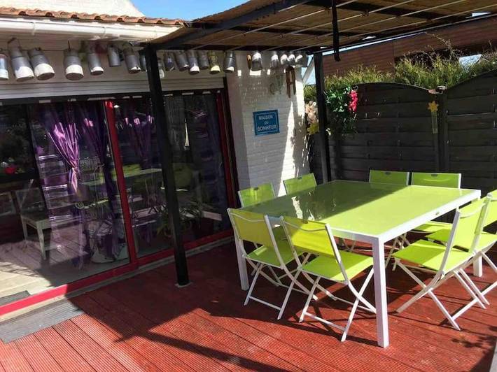 Location de vacances pour 6 personnes, avec terrasse à Saint-Amand-les-Eaux