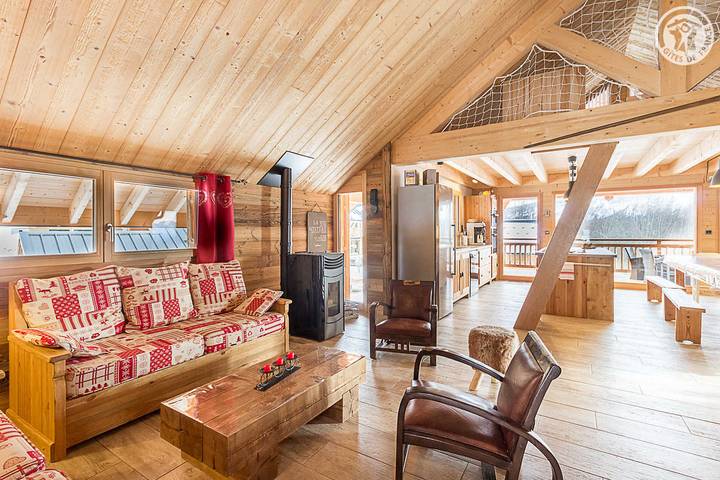 Gîte pour 14 personnes, avec terrasse dans Bauges - 2