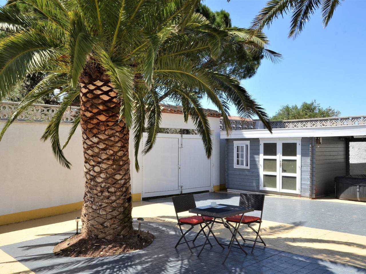 Komfortables Stadthaus mit Terrasse, Grill, in Strandnähe - Torroella de Montgrí, Carrer Del Puig 88 in l'Escala, Oberampurien