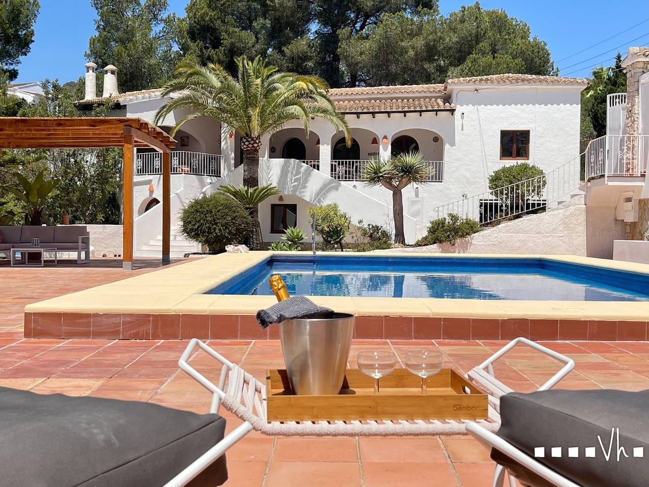 Spacious villa in Benissa with private pool, air conditioning, Wifi and parking in Benissa, Costa Blanca